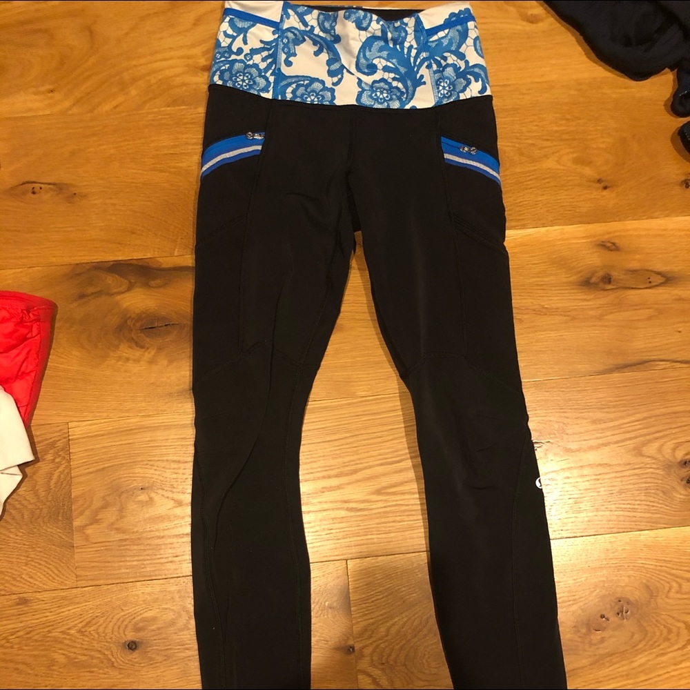 Lululemon blue flower leggings